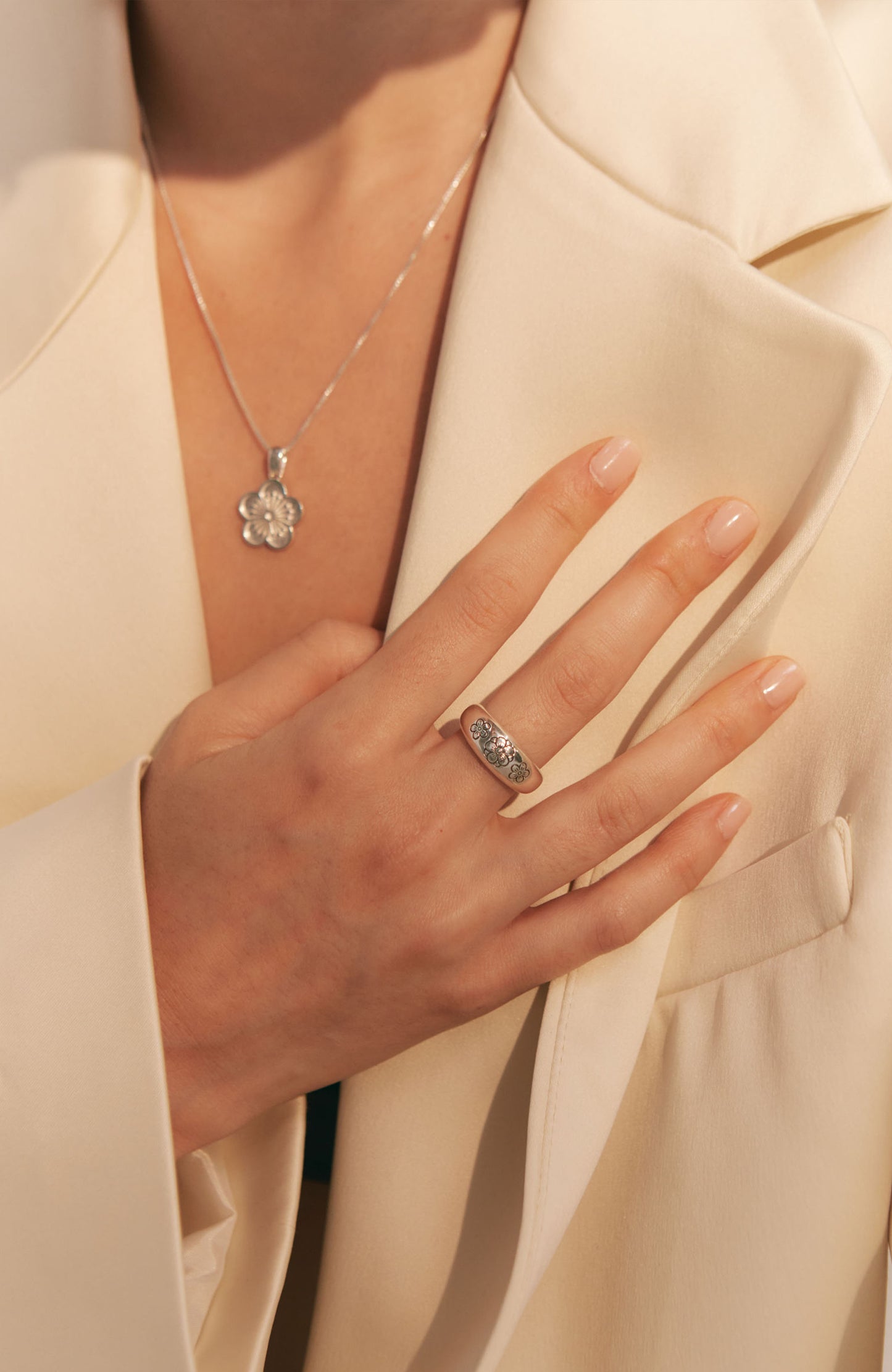 
                  
                    Ehwa Floral Pendant Necklace - Sterling Silver - 1 mm - 18” - Matte
                  
                