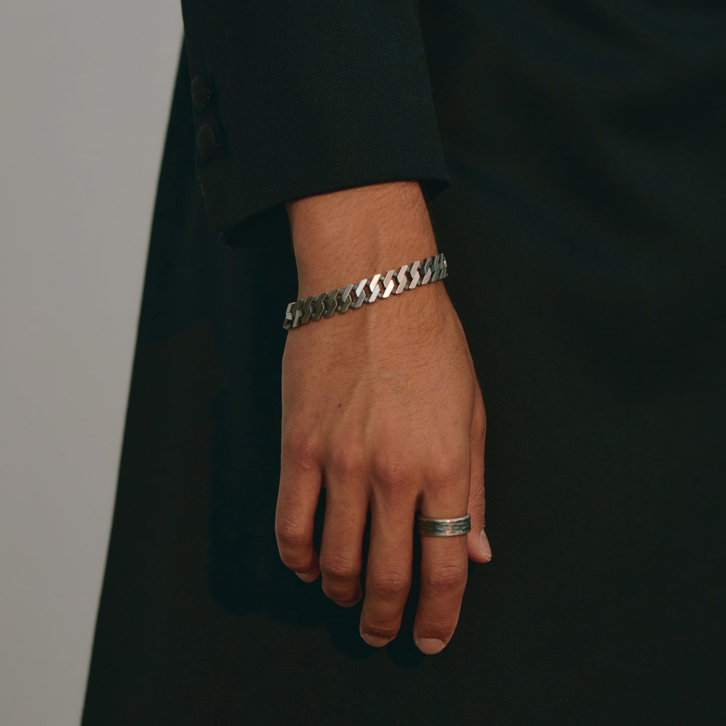 LOUPN Tough Luck Ring and Edge Chain Bracelet