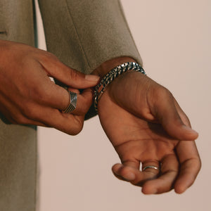 
                  
                    Load image into Gallery viewer, LOUPN_Level_Up_Ring_Box_Cuban_Chain_9mm_Bracelet
                  
                