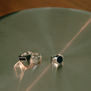 
                  
                    Load image into Gallery viewer, LOUPN Ripple Effect, Rectangle Black Onyx, Black Onyx Ring
                  
                