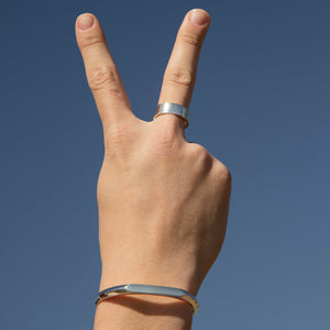 
                  
                    Load image into Gallery viewer, LOUPN Classic Band Ring Polished, Hexagon Armor Bracelet
                  
                