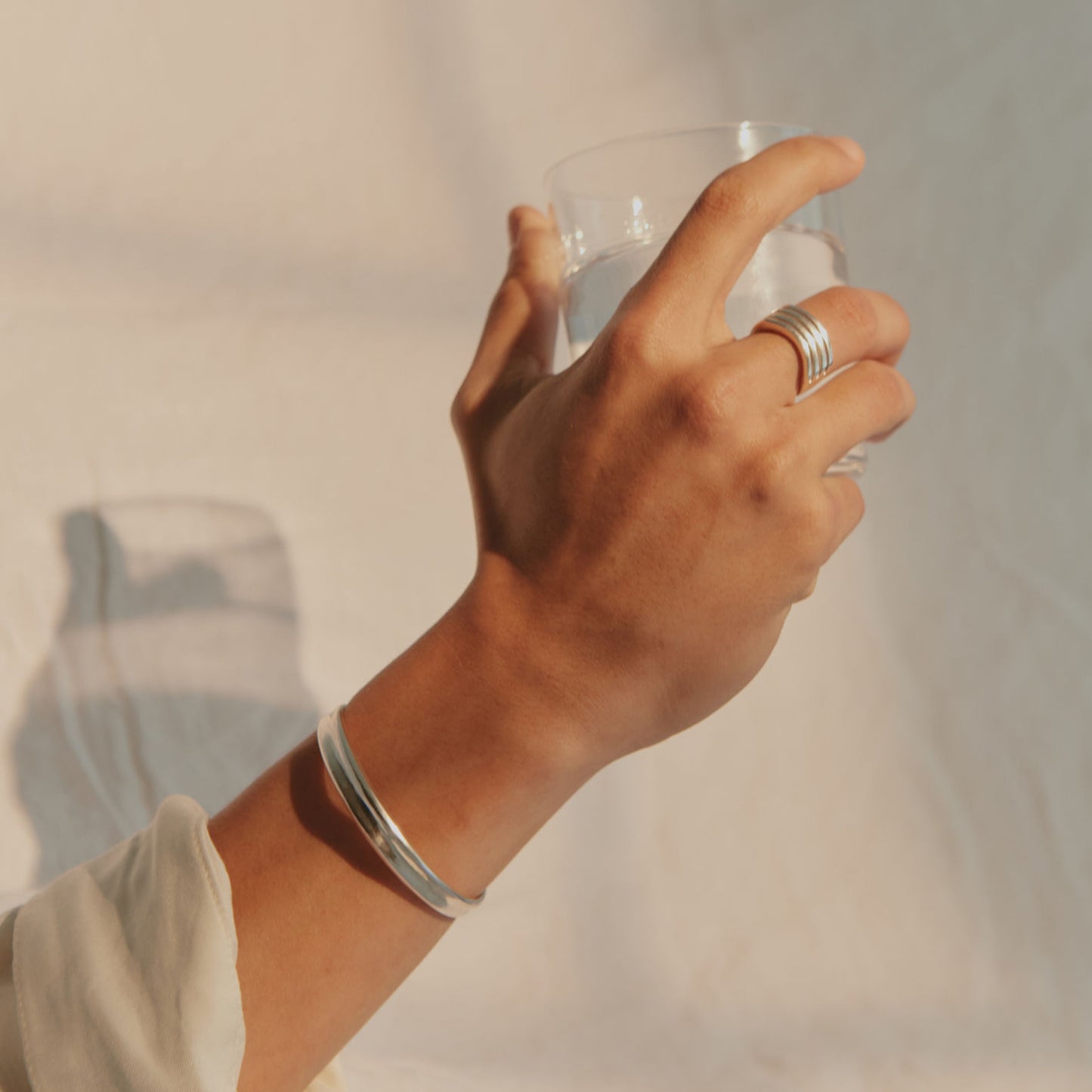 LOUPN_the_Ripple_Ring_Solid_Cuff_Bracelet